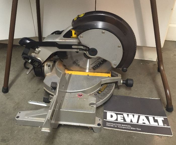 DeWalt DW705 12" compound miter saw