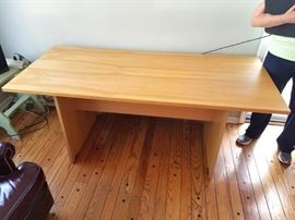 Desk/table