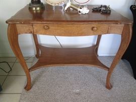 Antique Library Table in Tiger Oak, 1-Drawer, 36" X 24"
