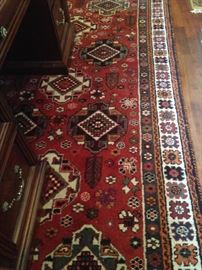 Persian Shiraz rug -  5 feet x 9 feet 2 inches