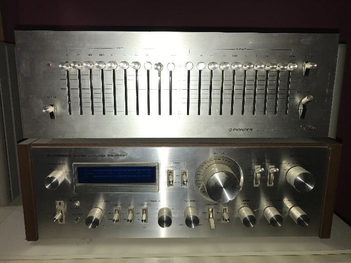Pioneer  graphic equalizer model SG 9500 
 Pioneer stereo amplifier SA-9800