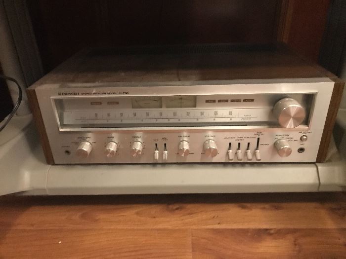  Pioneer stereo receiver model SX 750 
