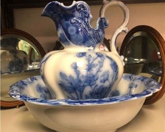 Doulton  Flow Blue pitcher and basin, Buttercup pattern, c.1830 Burslem, Staffordshire England