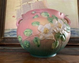 Roseville jardinere “White Rose Pink and Green”