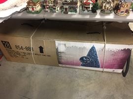 Pre-Lit Wesley Pine Tree