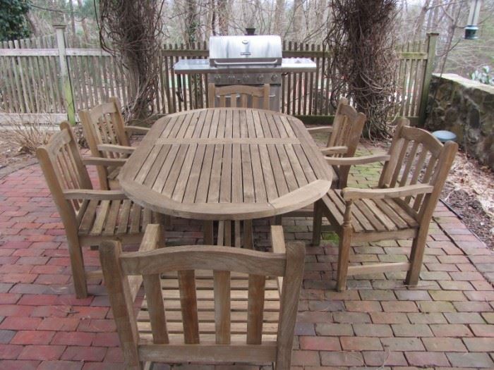 BARLOW TYRIE TEAK OUTDOOR TABLE AND 6 CHAIRS!