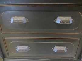 QUALITY CABINETRY BUTCHER BLOCKTABLE WITH DRAWERS IN BLACK