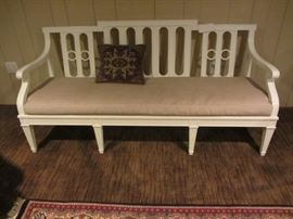 WHITE LACQUER BENCH WITH CUSTOM CUSHION