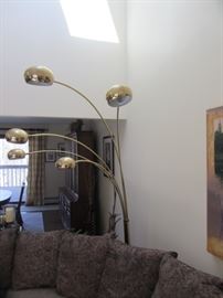 MID CENTURY BRASS MULTI LIGHT ARC FLOOR LAMP W/MARBLE BASE