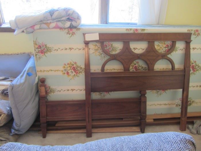 TWIN BED