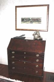 Chest of Drawers / Writing Desk
