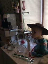 Women’s accessories