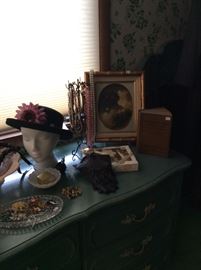 Women’s accessories