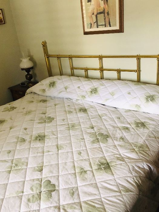 Queen bed good mattress 
