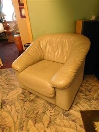 leather club chair