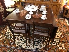 Drop Leaf Table 4 chairs - Large Rug