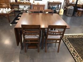 Drop Leaf Table with 4 chairs 