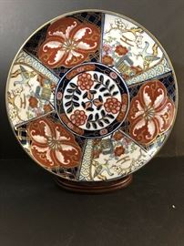 ANTIQUE 19TH C. JAPANESE HAND PAINTED IMARI PLATE