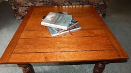 FABULOUS OAK COFFEE TABLE FROM THE 1900'S