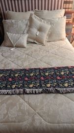 COMFY FULL SIZE BED SET W/FRAME