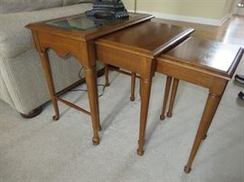 GLASS TOP NESTING TABLES ON CABRIOLE LEGS
THOMASVILLE FURNITURE COMPANY