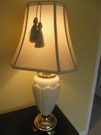LENOX PORCELAIN TABLE LAMP
