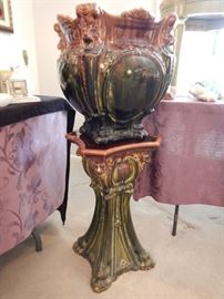 BRUSH MCCOY JARDINIERE ON PEDESTAL