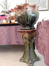 BRUSH MCCOY JARDINIERE ON PEDESTAL