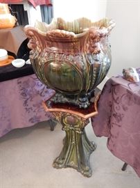 BRUSH MCCOY JARDINIERE ON PEDESTAL