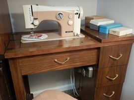VINTAGE NECCHI SEWING MACHINE-MODEL 554