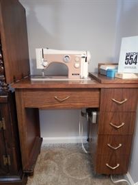 VINTAGE NECCHI SEWING MACHINE-MODEL 554