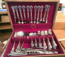 Wallace Stainless Flatware, Camden Pattern, 8-Piece Service for 12 including Steak Knives w/12 Serving Pieces and Box (Like New)
