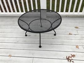 Woodard round coffee table