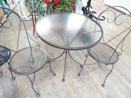 Small bistro set in bronze powder coated finish