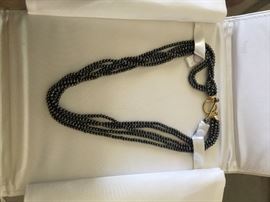 Fresh water pearl necklace 