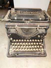 Un derwood Typewriter
