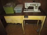 SEWING MACHINE WITH TABLE