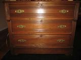 3 drawer dresser
Oak
Antique
40'' W x 18.5'' D x 31.5'' H