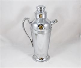 Lot 269
Vintage Chrome Cocktail Shaker