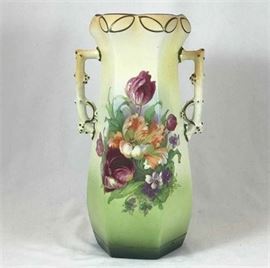 Lot 498
Antique Porcelain Vase