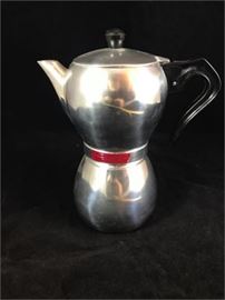Lot 785
Vintage La Signora Caffettiera Italian Aluminium Coffeemaker
