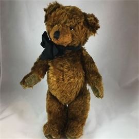 Lot 812
Classic 1928 American "KnickerBocker" Teddy Bear