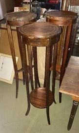 Deaccessioned from Governors mansion, Bought at surplus auction by fykes..