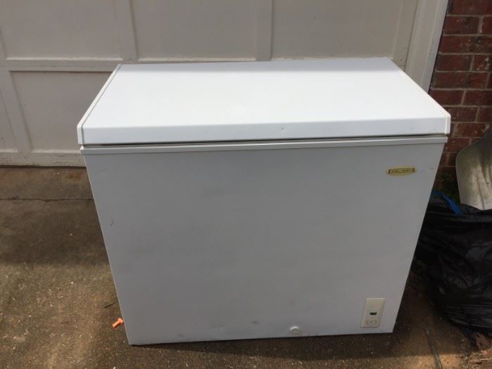Holiday chest freezer, works