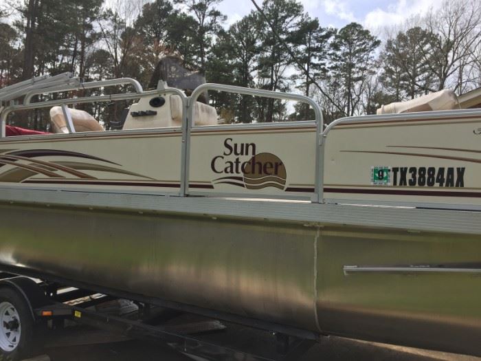 18' Sun Catcher aluminum hull pontoon boat, new trailer, 50 hp Yamaha motor