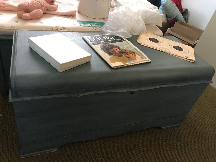 Lane cedar chest