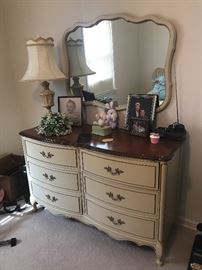 Dixie dresser with mirror