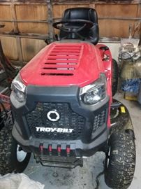 New Troy-Bilt Riding Lawn Tractor Mower