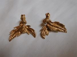 14 k Pair of Earrings 