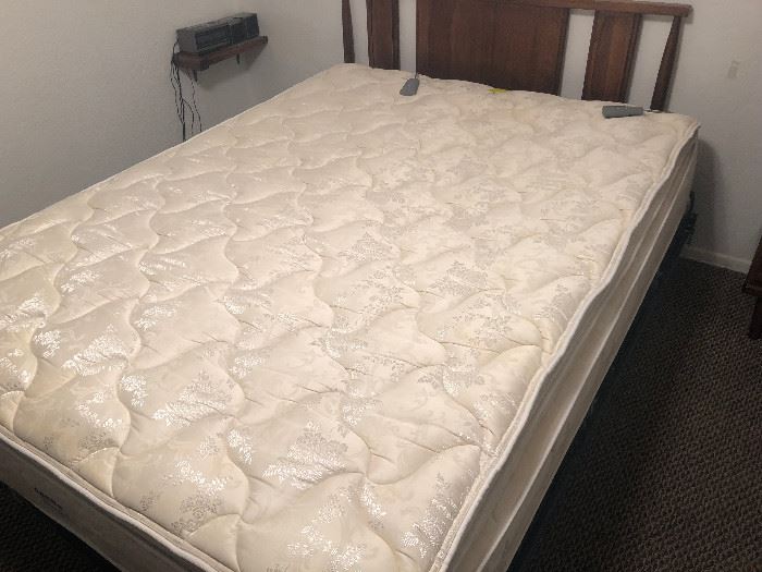 Queen Sleep number ... great condition